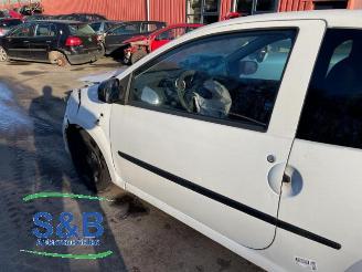 Coche siniestrado Renault Twingo Twingo II (CN), Hatchback 3-drs, 2007 / 2014 1.5 dCi 90 FAP 2011/7