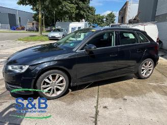 Vaurioauto  passenger cars Audi A3 A3 Sportback (8VA/8VF), Hatchback 5-drs, 2012 / 2020 1.2 TFSI 16V 2013/11