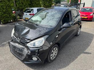 Voiture accidenté Hyundai I-10 1.0i i-Motion Go! 2016 2016/11