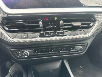 BMW 1-serie 1.5 116D picture 12