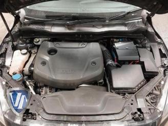 Volvo V-40 V40 (MV), Hatchback 5-drs, 2012 / 2019 2.0 D2 16V picture 5