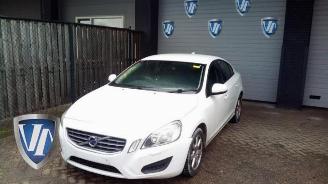 Uttjänta bilar auto Volvo S-60 S60 II (FS), Sedan, 2010 / 2018 2.0 D3 20V 2013/0