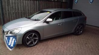 Vrakbiler auto Volvo V-60 V60 I (FW/GW), Combi, 2010 / 2018 1.6 DRIVe 2011/0