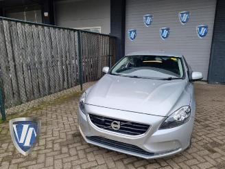 krockskadad bil auto Volvo V-40 V40 (MV), Hatchback 5-drs, 2012 / 2019 1.6 D2 2015/2